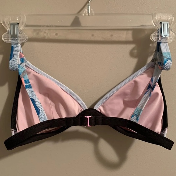 Victoria’s Secret bikini top. Small - Picture 2 of 6